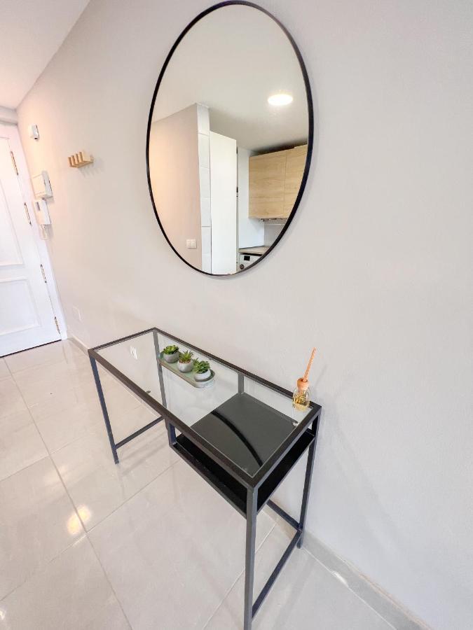 Cozy Apartment With Large Terrace Torremolinos Exterior foto